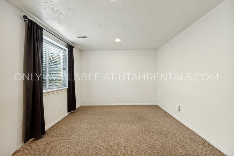 Provo Townhome: 1343 S 1370 E
