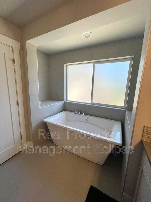 Bothell House: 22275 9th Ct. SE