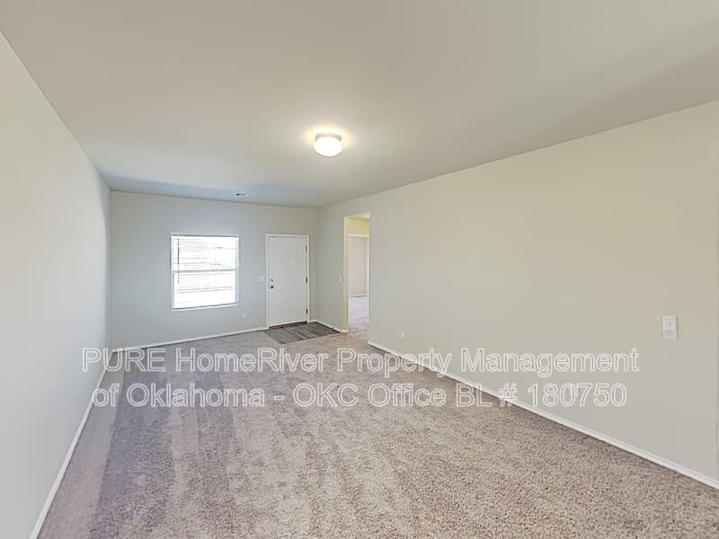 Newcastle House: 308 Karlee Ln