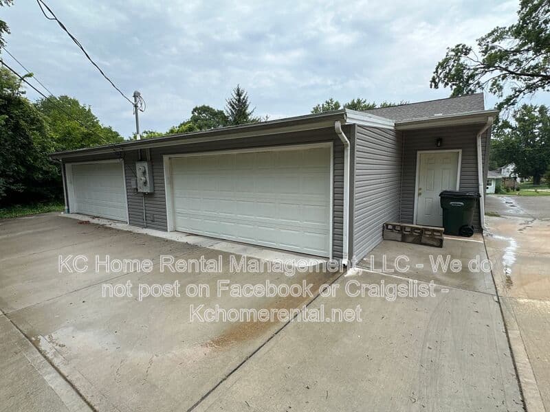 Leavenworth House: 1127 Sherman Ave.
