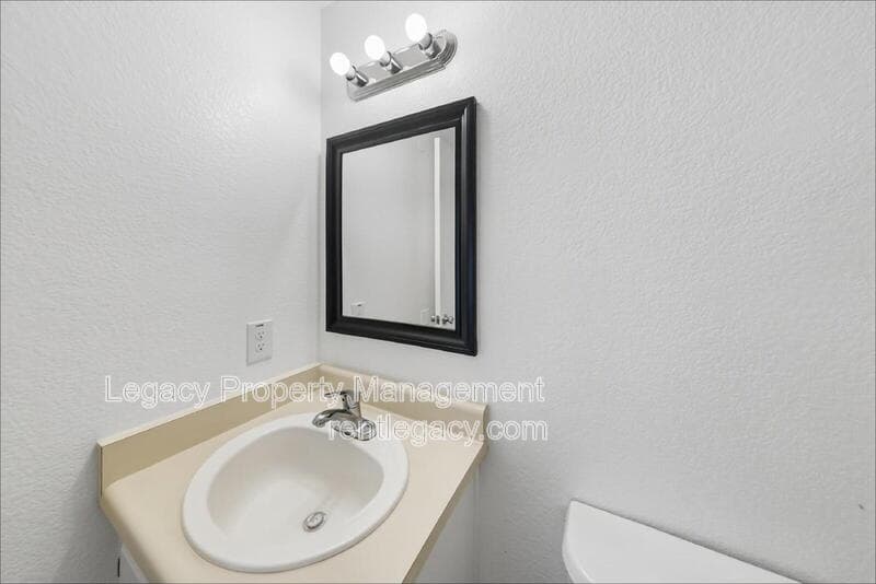 Sacramento Condo: 2630 Darwin St