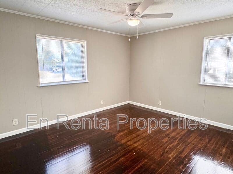 Arlington House: 1414 Lackland St