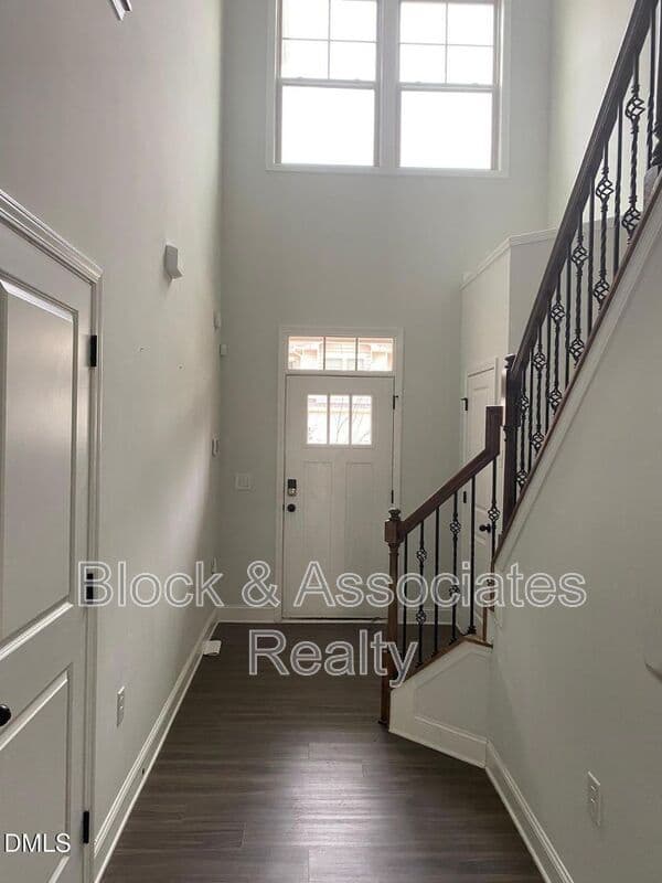 Durham House: 1308 Compass Dr