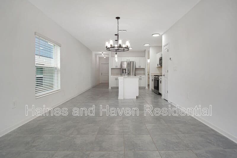 Winter Haven House: 1688 Teagan Ln