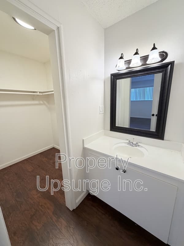 Yuba City Apartment: 330 Bird St