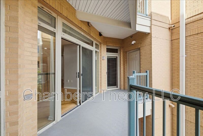 Arlington Condo: 2200 N Westmoreland St