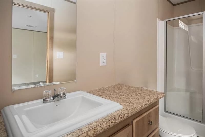 Gun Barrel City House: 127 Southlake Drive