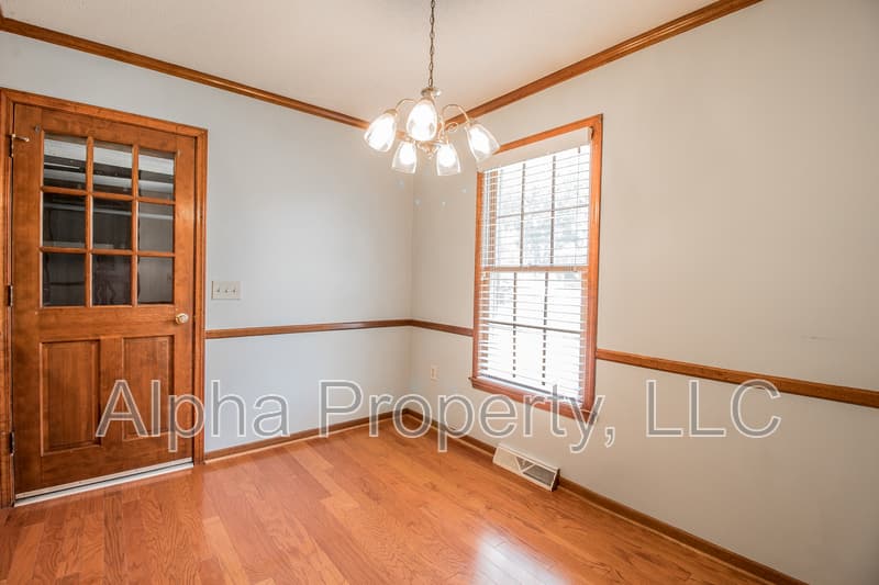 Greer House: 102 Ticonderoga Drive