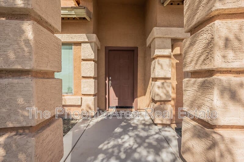 Maricopa House: 44626 W Yucca Ln