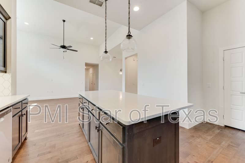 Arlington Townhome: 889 Birds Fort Trail