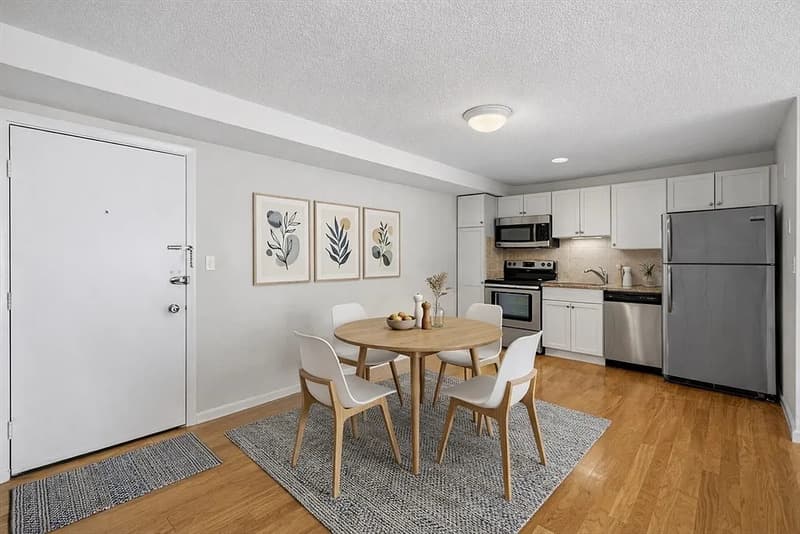 Brookline Condo: 15 Francis St