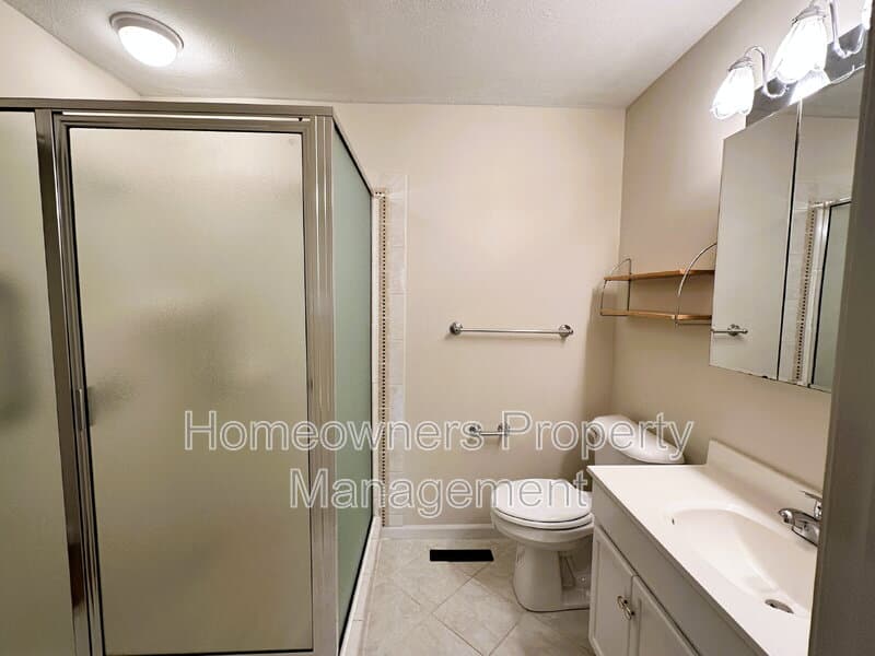 Fayetteville House: 314 Westview Drive