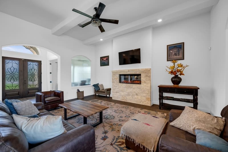 Horseshoe Bay House: 200 Mt Dew