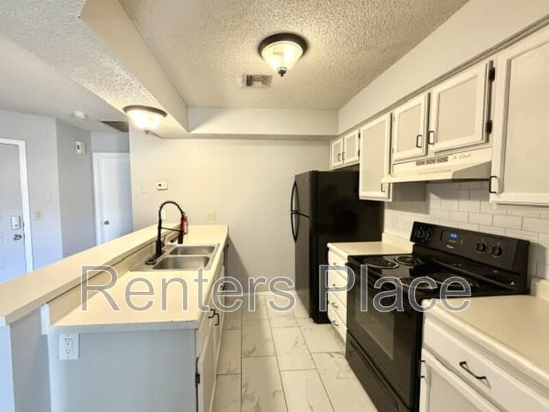 Tulsa House: 1207 South Quaker Avenue