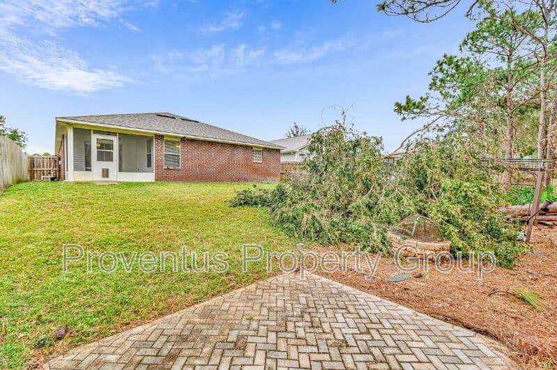 Navarre House: 2058 Catline Circle