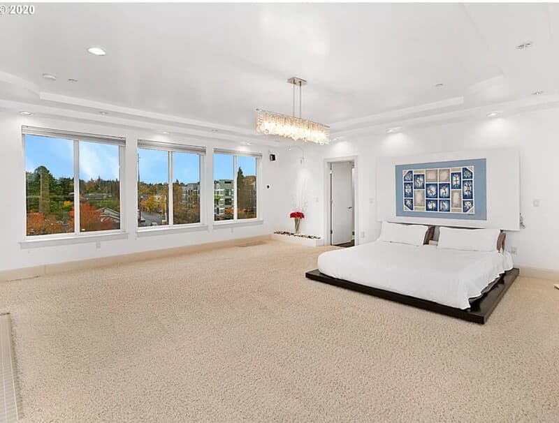 Portland House: 6020 Northeast Willow Street