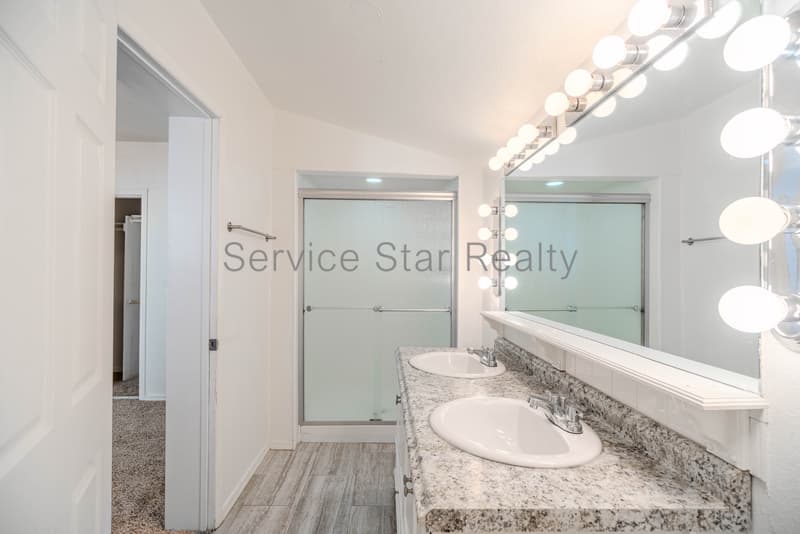 Gilbert House: 7 S Catalina St