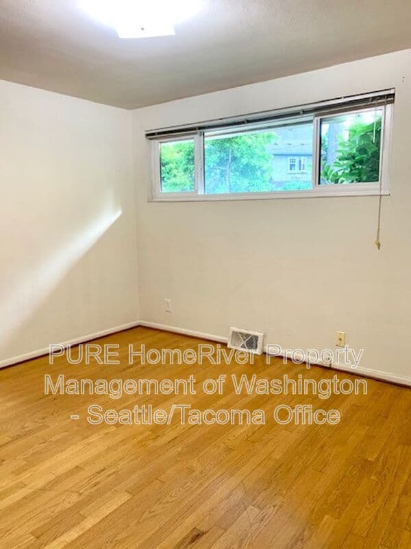 Seattle Condo: 2253 E Roanoke St