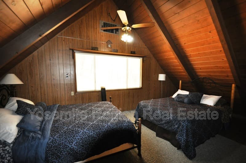 Groveland House: 20415 Pine Mountain Drive