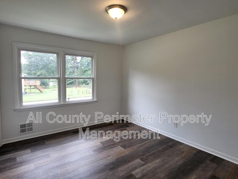 Atlanta House: 6370 Ashdale Drive