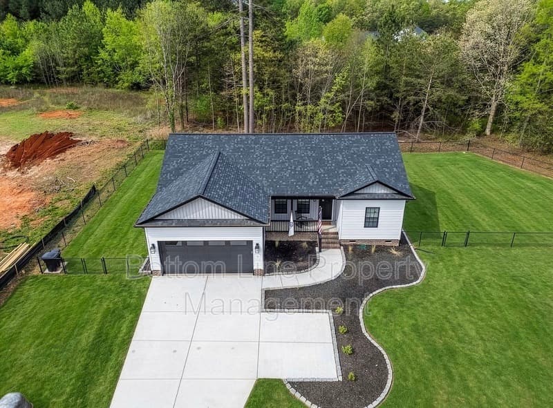 Crouse House: 2462 Shoal Rd