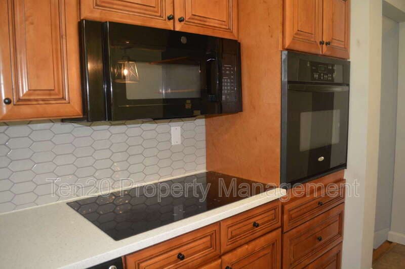 Columbus House: 1815 Marilon Dr