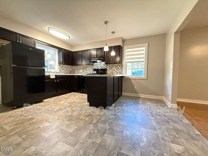 Raleigh House: 5215 Vann Street