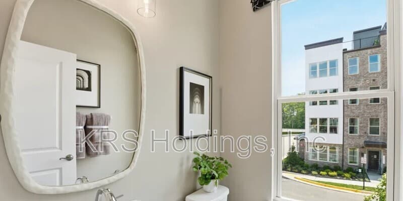 Woodbridge Townhome: 3738 District Dr.