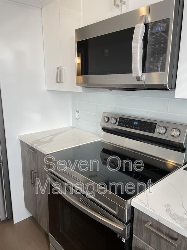 Philadelphia Condo: 4649 Umbria Street - 304