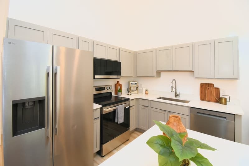 Tillson Condo: 56 Grist Mill Road - 3