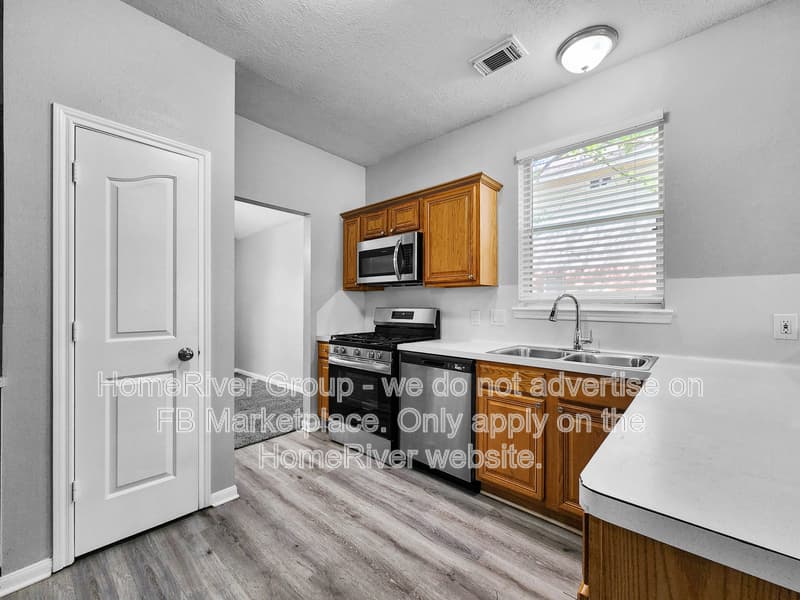 Cypress House: 11915 Cottonwood Ln
