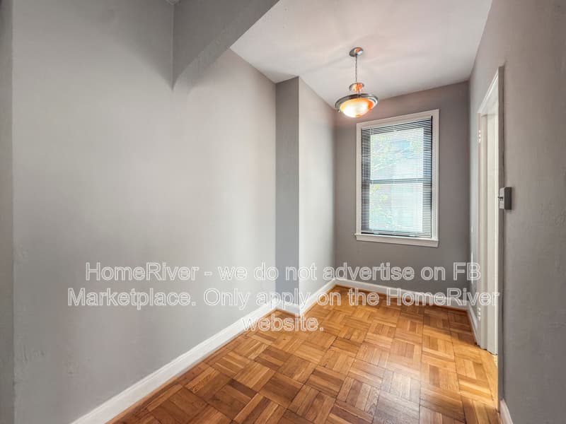 Washington Condo: 1010 25th St NW