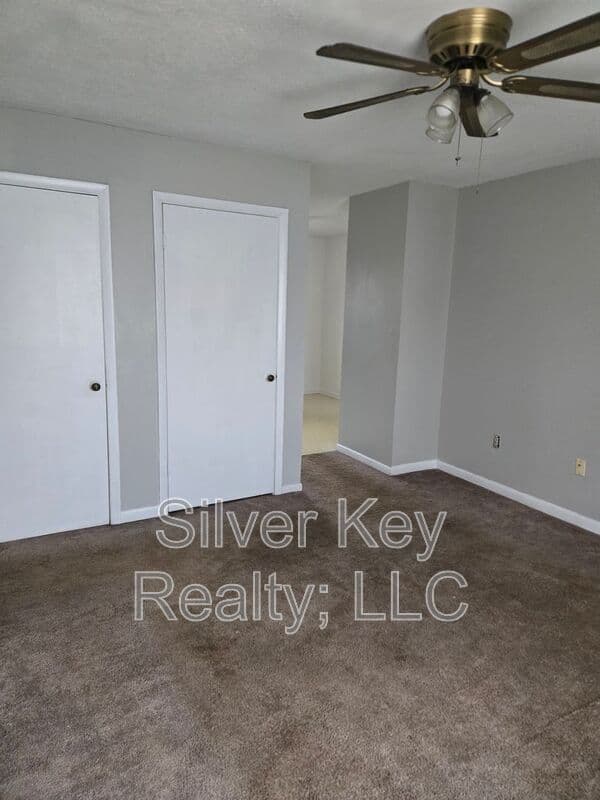 Madisonville House: 823 Englewood Road