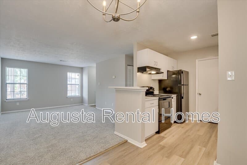 Augusta Condo: 2515 Center West Parkway - 3F
