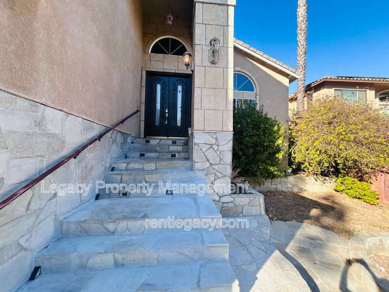 Fairfield House: 2136 Fieldcrest Ave