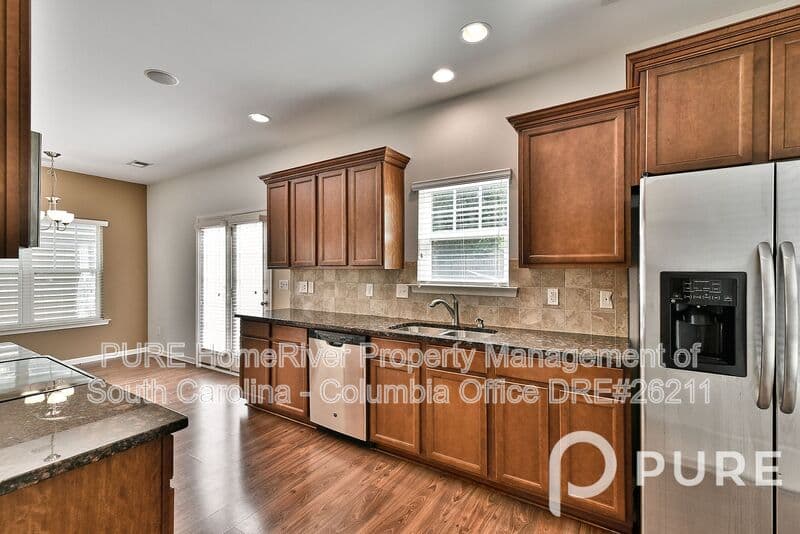 West Columbia House: 512 Spanish Leaf Lane