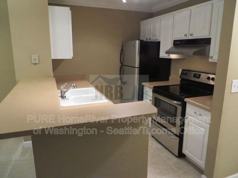 Federal Way Condo: 31500 33rd PL SW