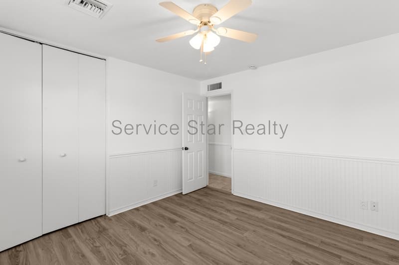 Scottsdale House: 8610 E Oak St