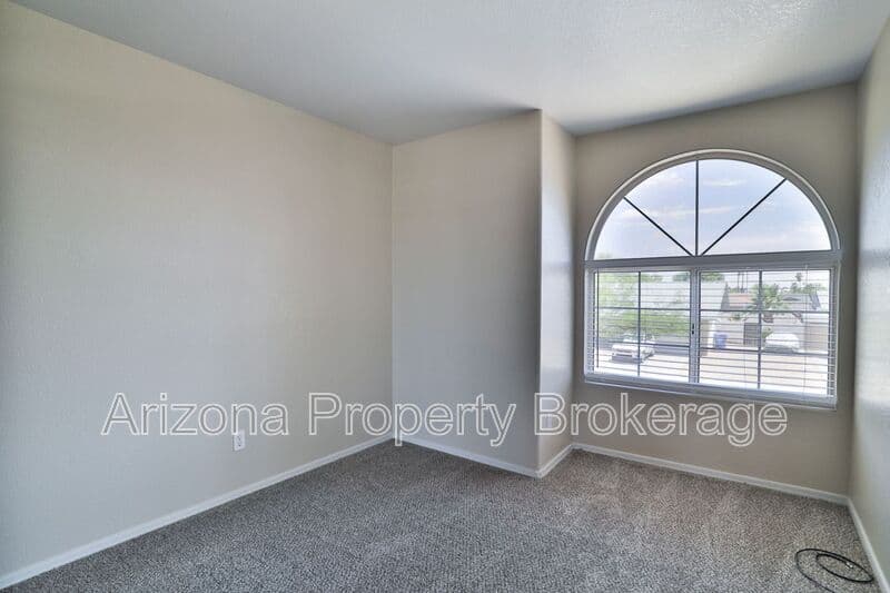 Glendale House: 3622 W. Wagoner Rd.