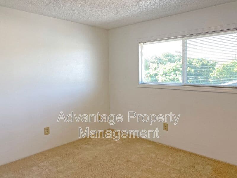 CORVALLIS House: 975 NW GARFIELD Ave