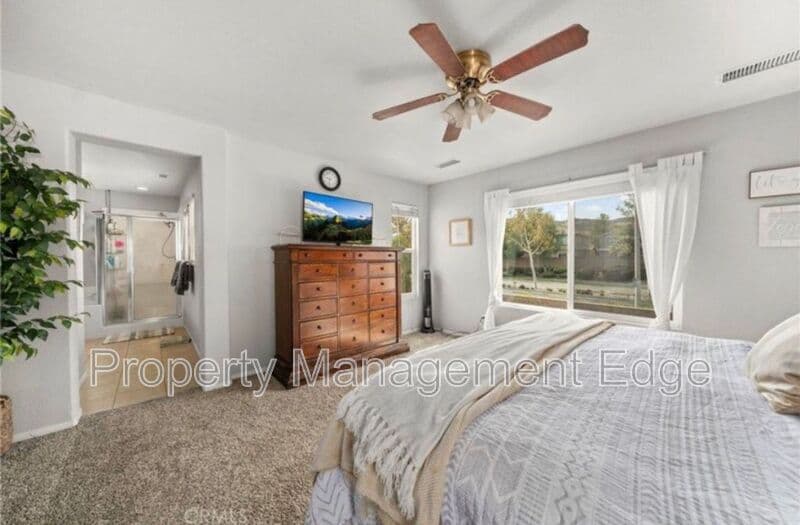 Lake Elsinore House: 33555 Cedar Creek Ln