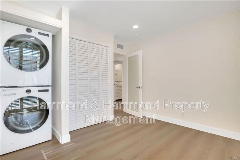 West Hollywood Condo: 970 Palm Ave.