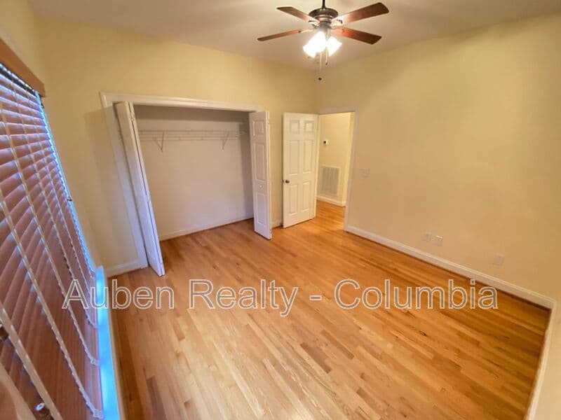 Lexington House: 105 Ridge Top Rd