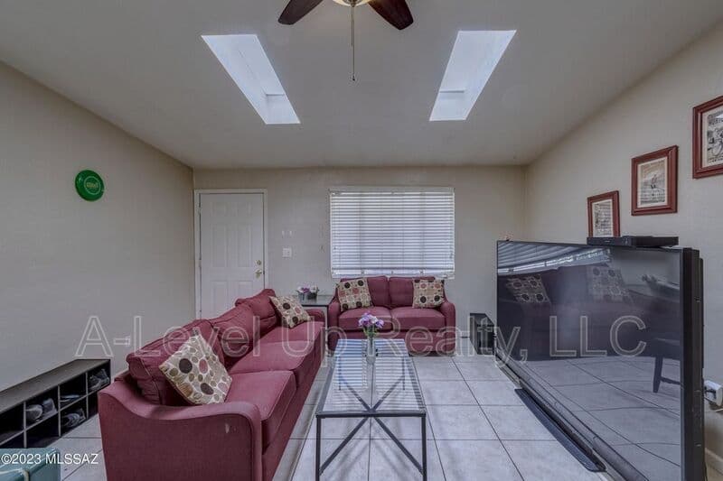 Tucson House: 1980 N Tyndall Ave - 1B