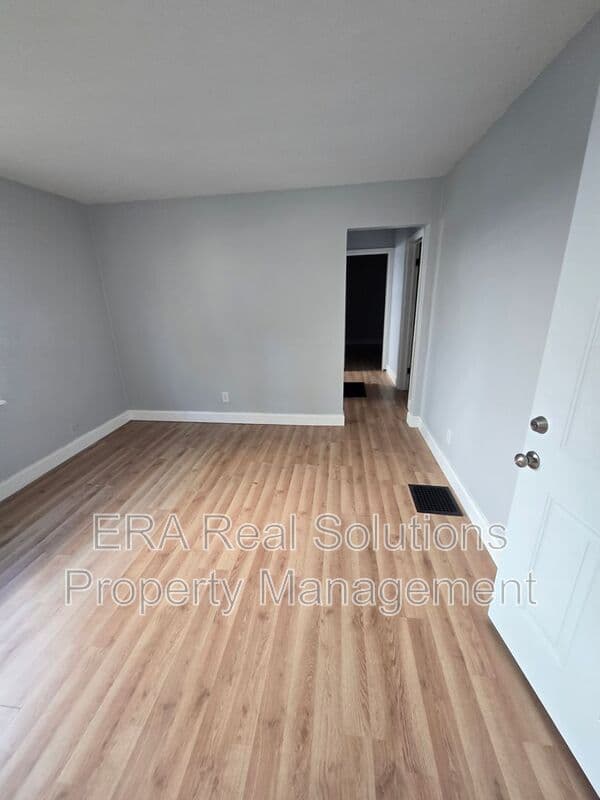 Columbus Condo: 112 COLUMBIAN AVE- A