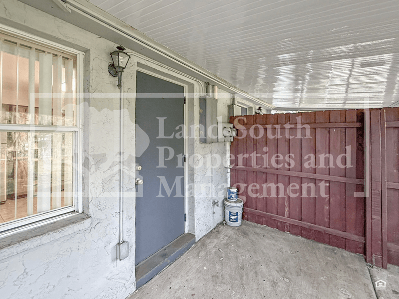 Lakeland House: 4139 Old Highway 37