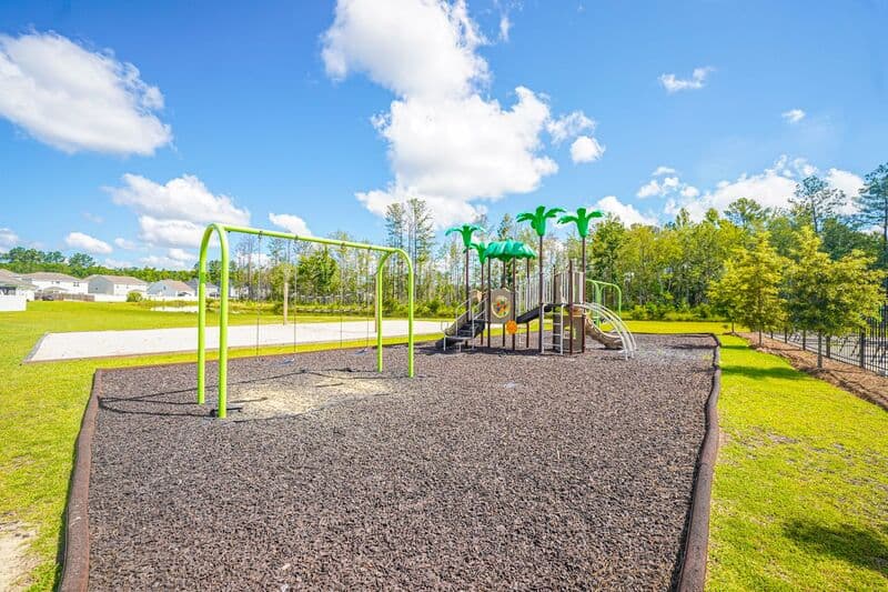 Bloomingdale House: 128 Kingswood Cir