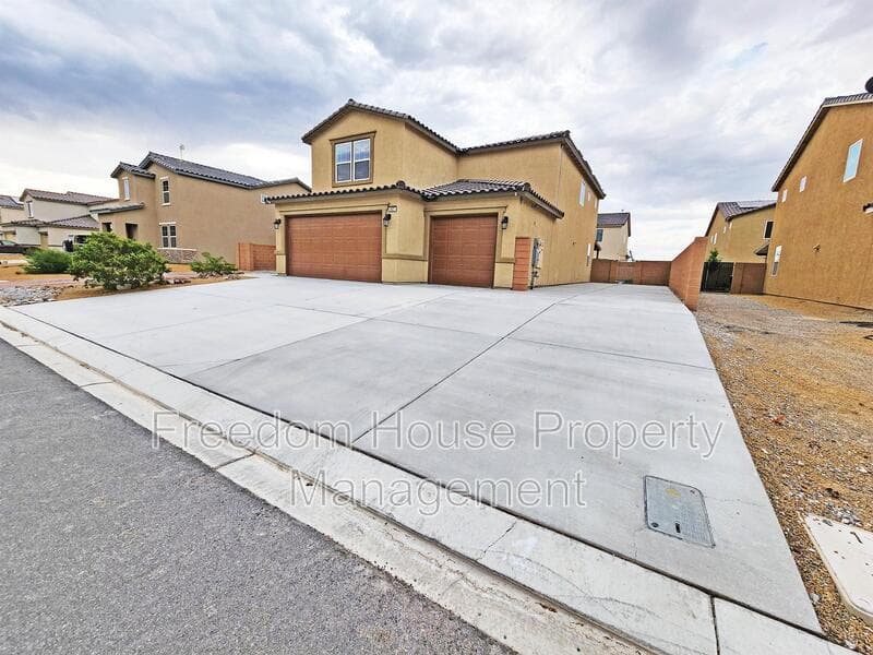 Pahrump House: 3821 East Weld Avenue