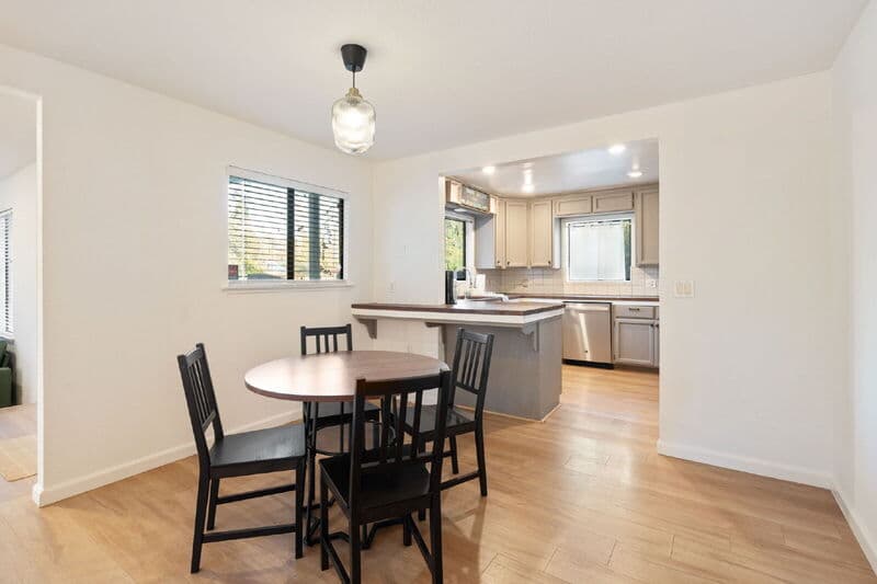 Carmichael House: 2122 Gunn Road