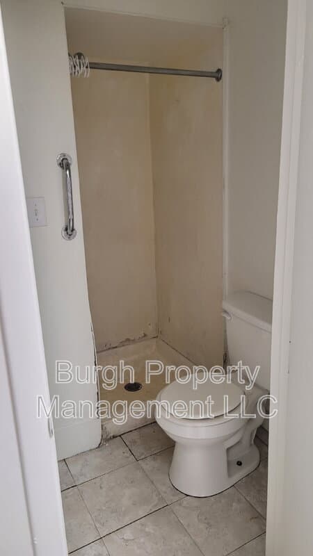 Charleroi Condo: 534 Fallowfield Avenue